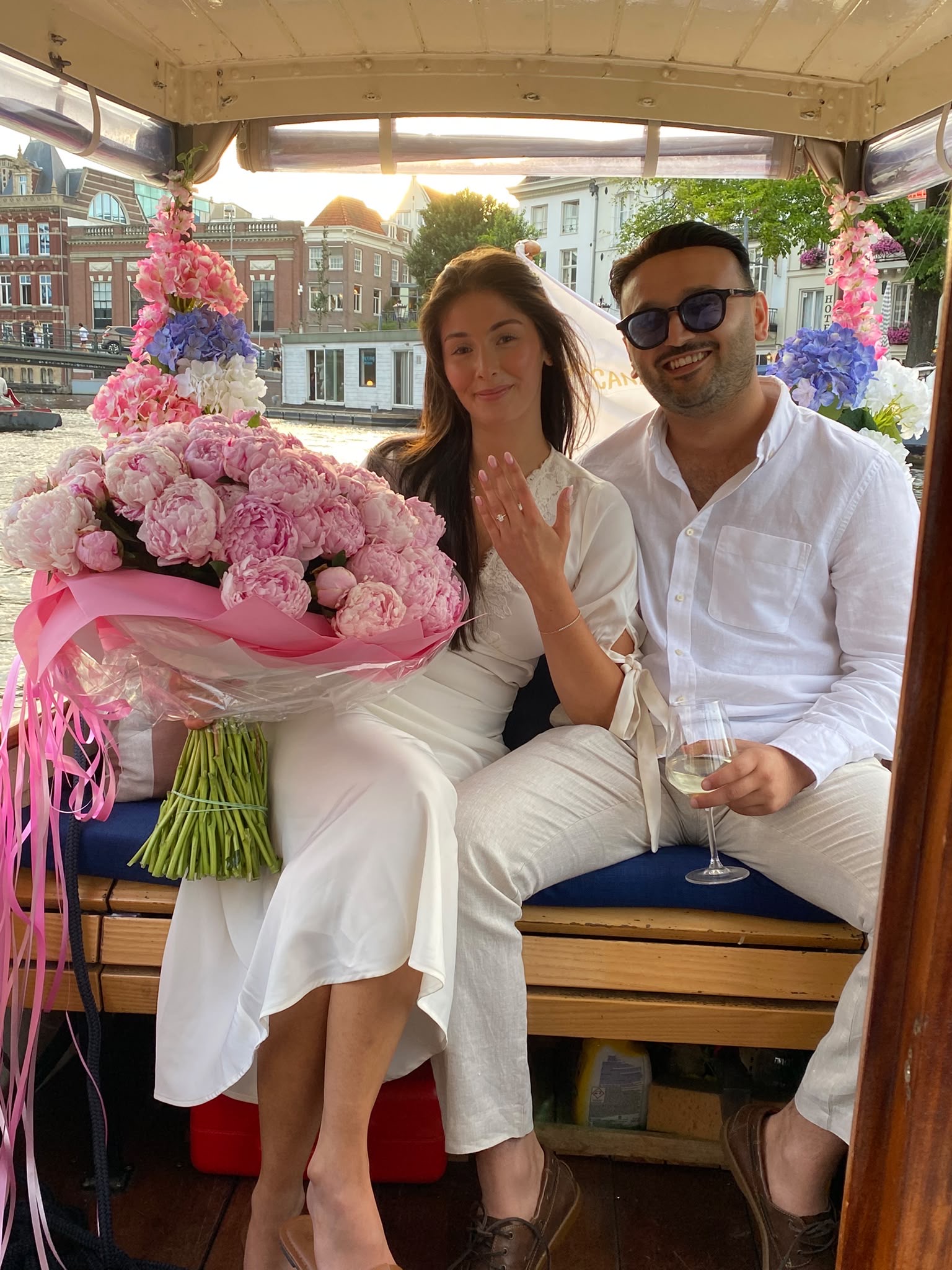 Real marriage proposal aboard salon boat Energie in Amsterdam